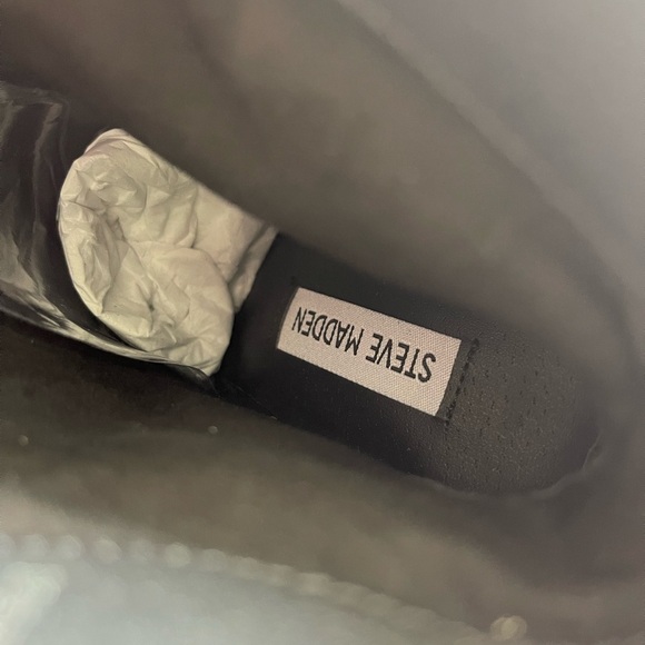 Steve Madden Payyton fringe leather black point toe heel bootie - Picture 8 of 9